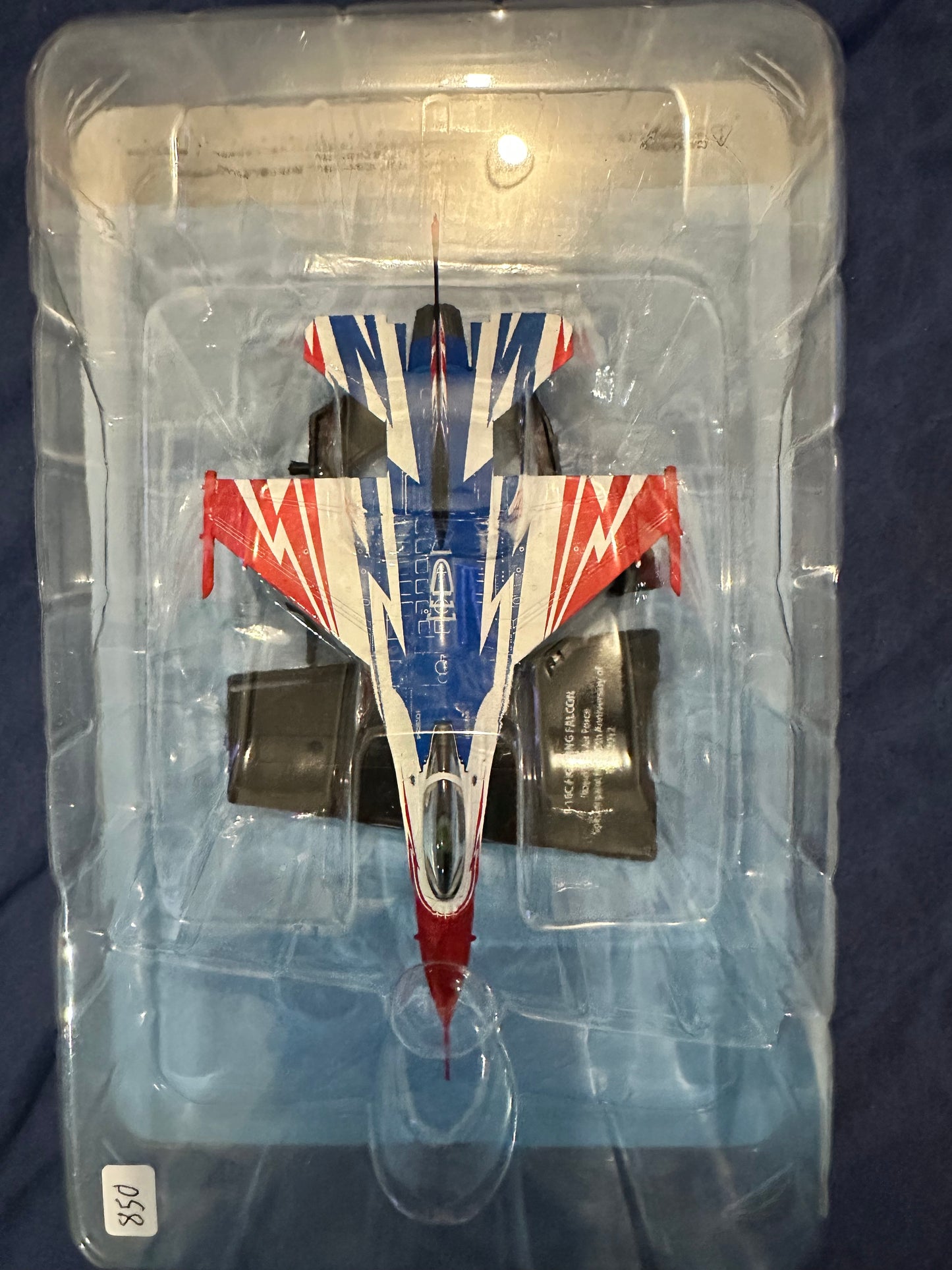 Hachette F-16 japon 1/100