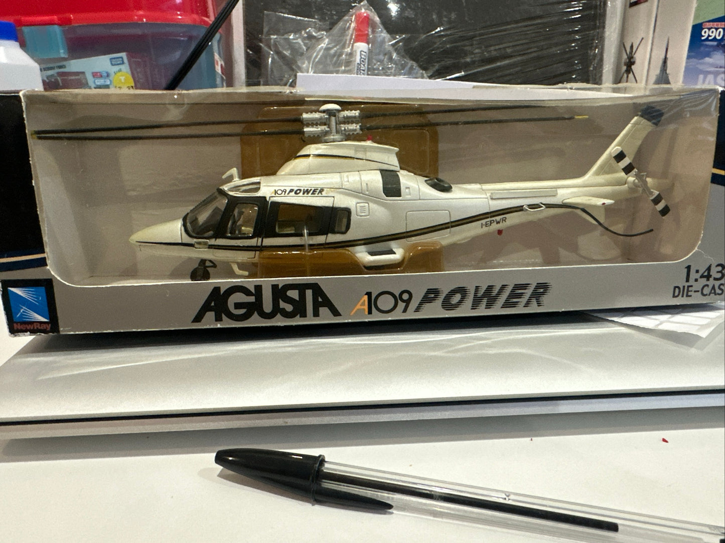 Helicoptero agusta new ray 1/43