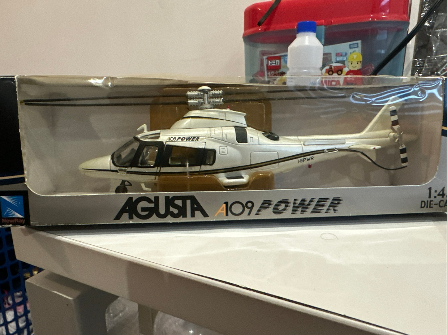 Helicoptero agusta new ray 1/43