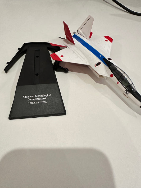 ATLA X-2 hachette escala 1:100