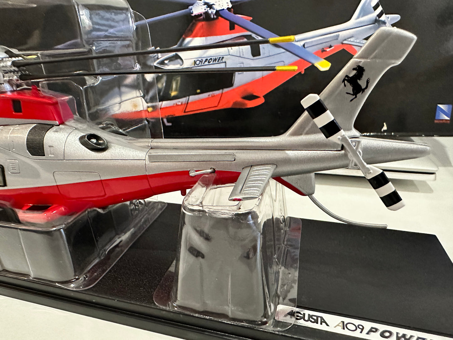 Newray Ferrari Augusta A09 1:43