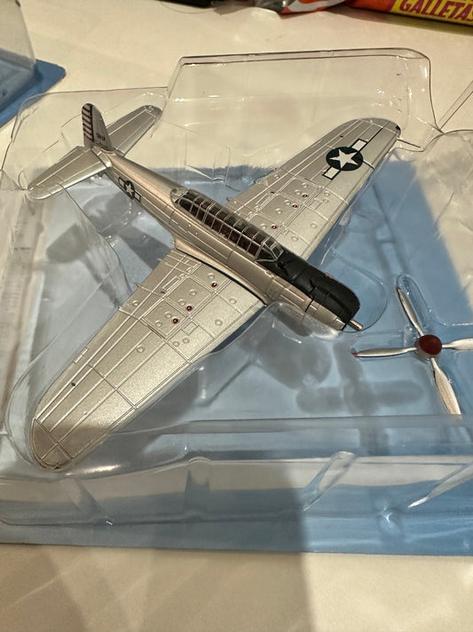 Avión diecast Hachette Nakajima B6N2 modelo 12 Tenzan 1:100